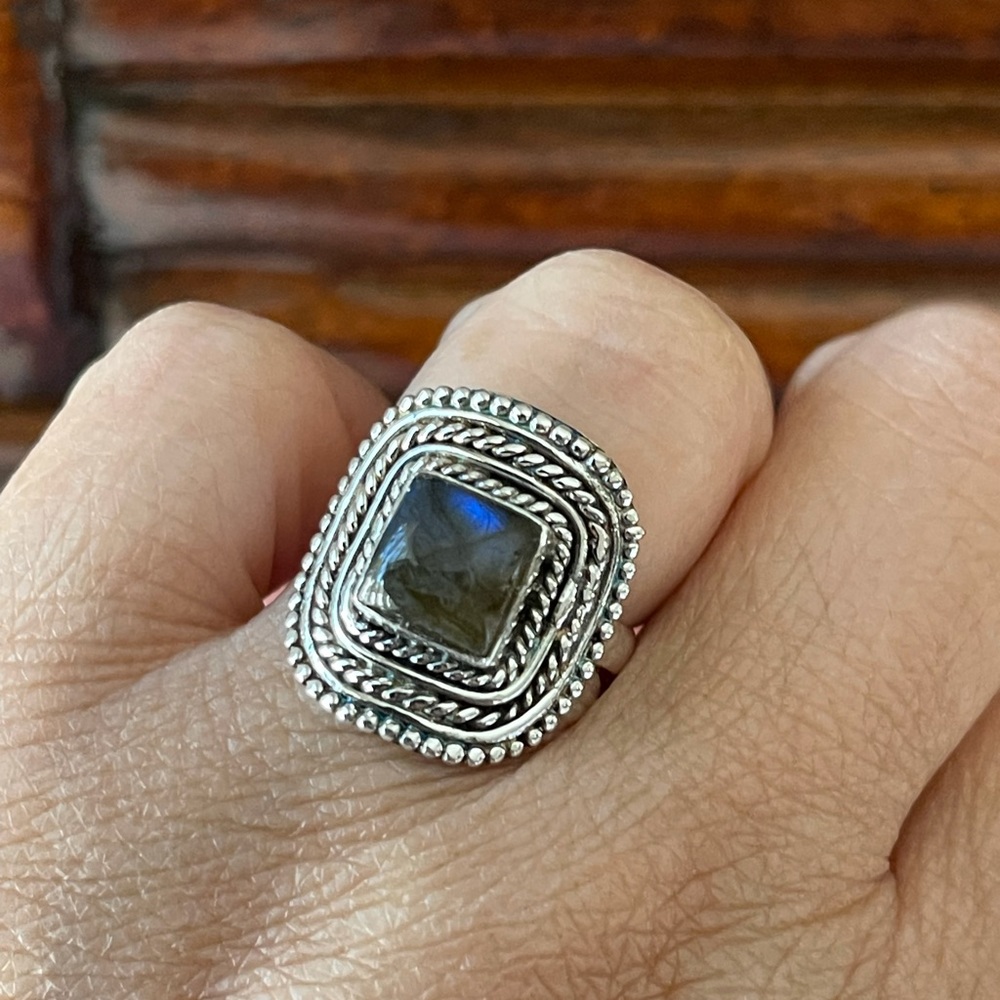 Labradorite ring - Picture 3 of 3